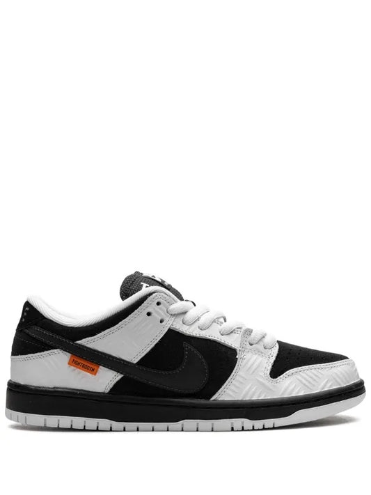 Nike x TIGHTBOOTH SB Dunk Low sneakers | נעליים