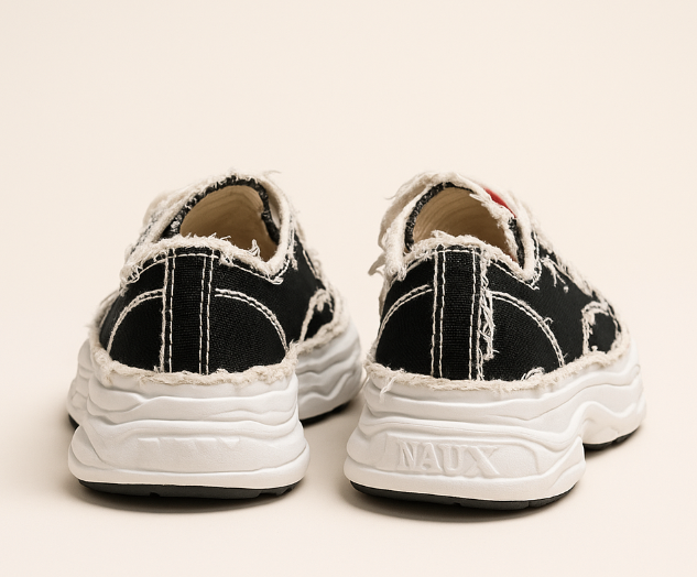 Maison Mihara Yasuhiro Black White | מייסון מיהרה יאסוהירו